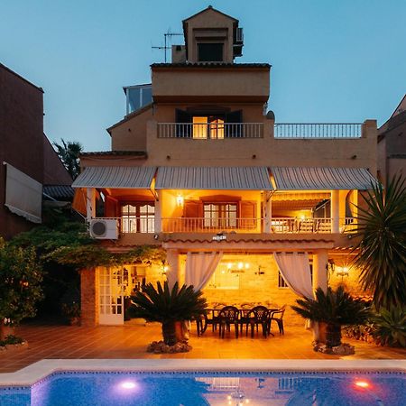 Chalet, Villa Rodeada De Naturaleza Piscina A Doce Klm De Valencia Y 7 Del Aeropuerto Luaran gambar