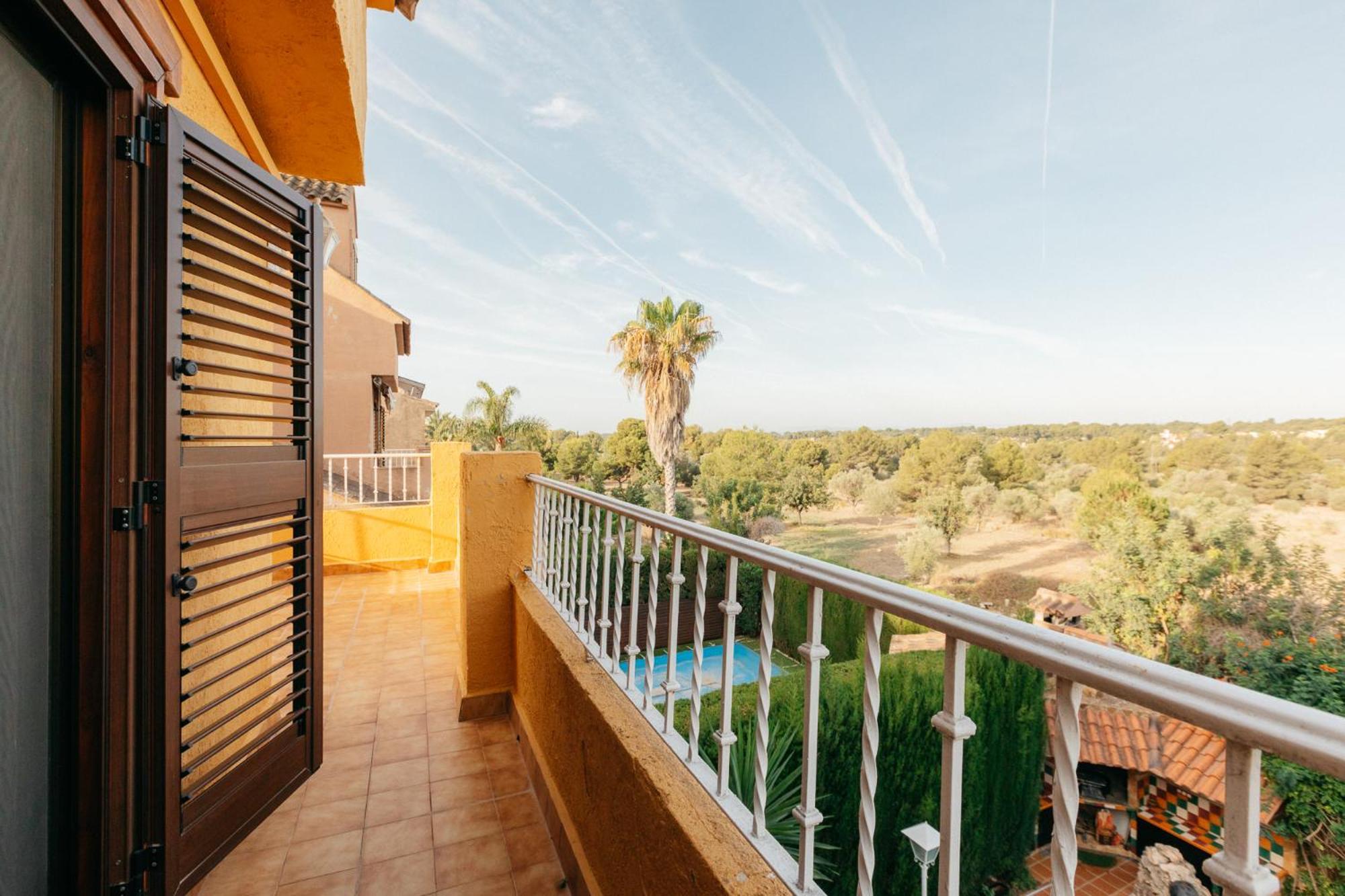 Chalet, Villa Rodeada De Naturaleza Piscina A Doce Klm De Valencia Y 7 Del Aeropuerto Luaran gambar