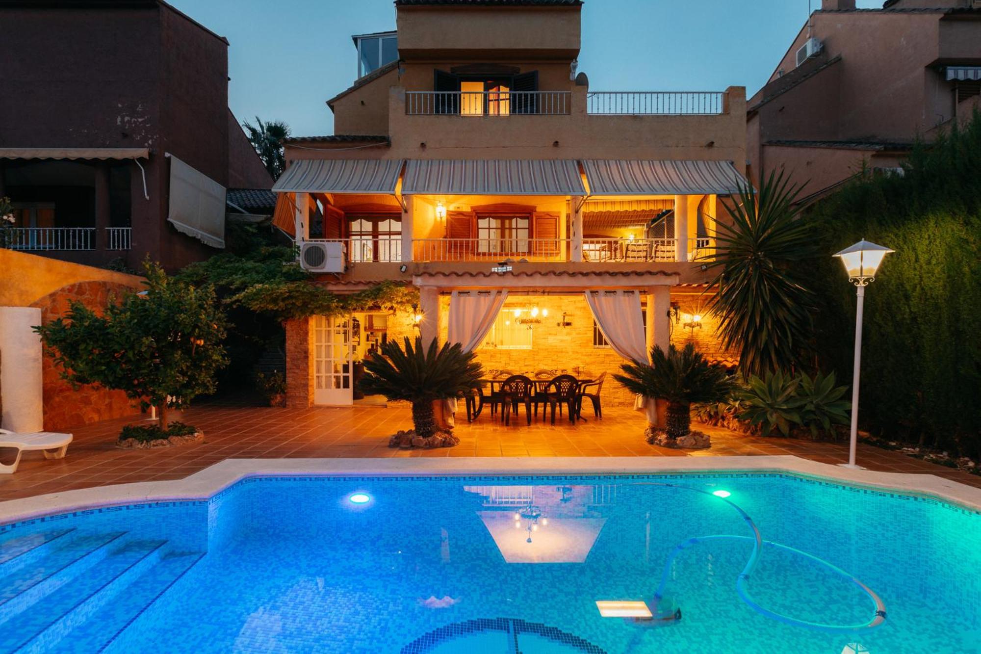 Chalet, Villa Rodeada De Naturaleza Piscina A Doce Klm De Valencia Y 7 Del Aeropuerto Luaran gambar