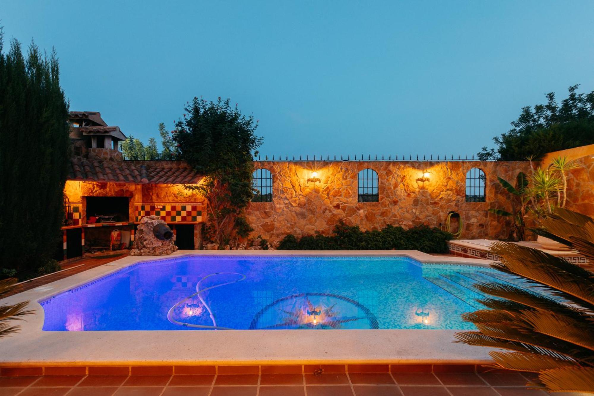 Chalet, Villa Rodeada De Naturaleza Piscina A Doce Klm De Valencia Y 7 Del Aeropuerto Luaran gambar