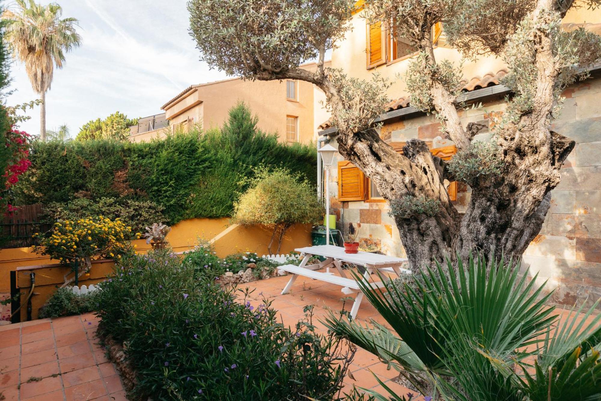 Chalet, Villa Rodeada De Naturaleza Piscina A Doce Klm De Valencia Y 7 Del Aeropuerto Luaran gambar